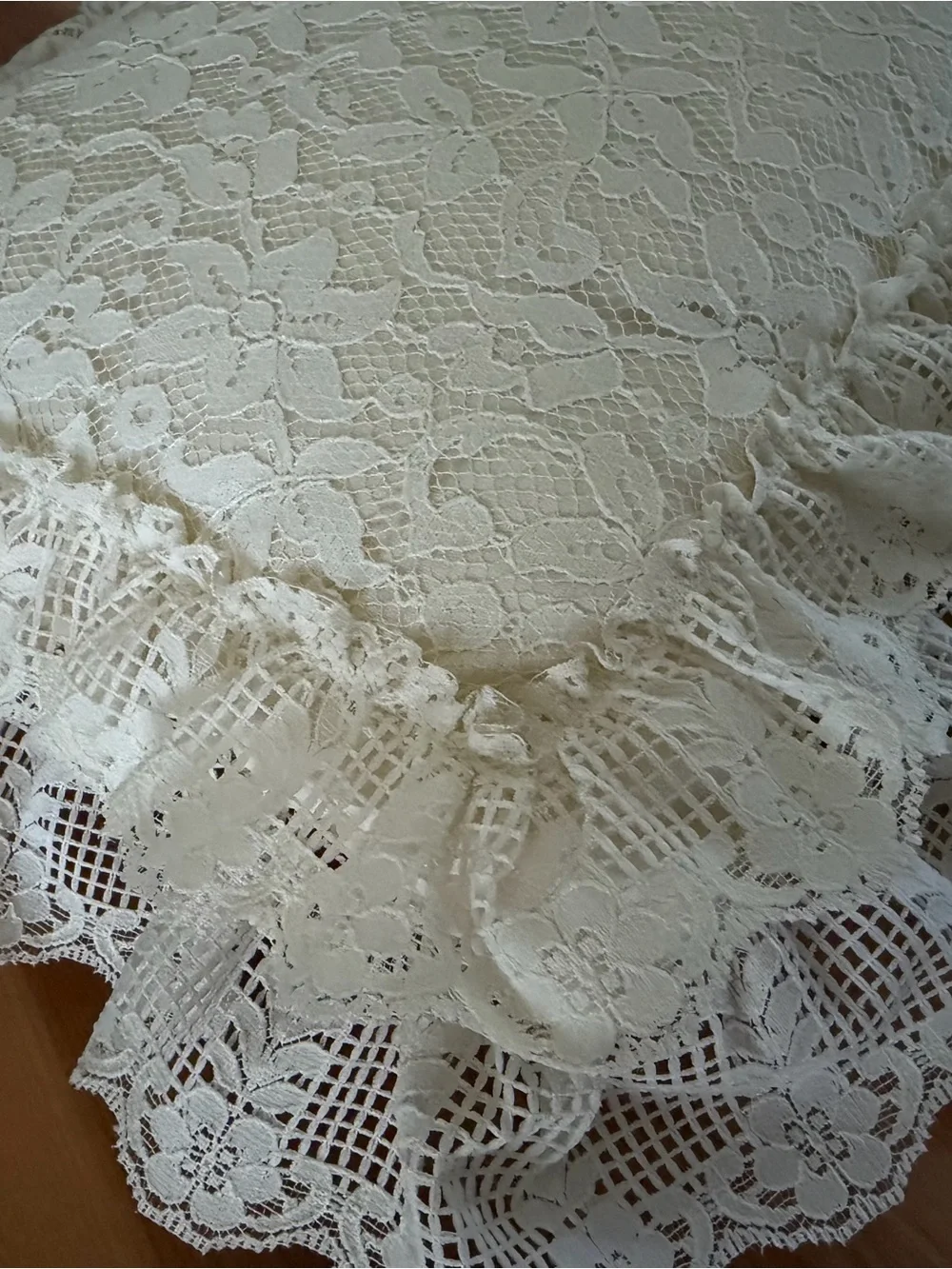 N/A elegant cream